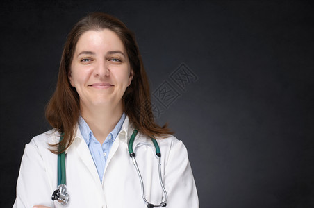 微笑的女医生图片