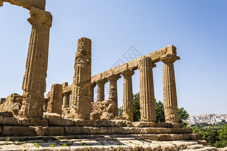 卫城意大利西里阿格根托古老的希腊寺庙朱诺赫拉神阿格里根托圣殿谷阿格里真托柱子图片