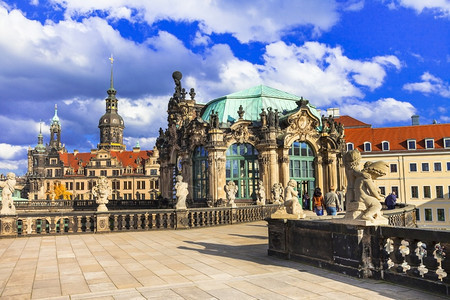 巴洛克式2013年月德国Zwinder博物馆和美术德累斯顿著名的Zwinder博物馆和美术这是德国最宏伟的Baroque建筑之一图片