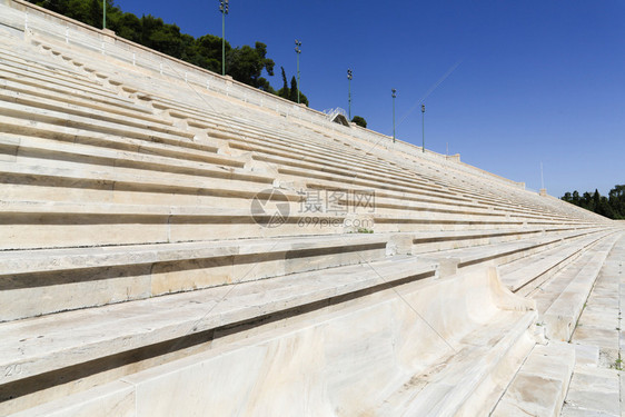 比赛1896年雅典的泛体育场或kallimarmaro举办了第一届现代奥运会1896年阁楼图片