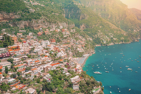 浪漫的意大利波西塔诺美丽沿海城镇流行的SpiaggiaGrande阿马尔菲海岸的优美波西塔诺风景Positano旅行酒店图片