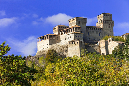 农业建造美丽的中世纪意大利城堡艾米莉利亚罗马纳的托雷奇亚拉帕尔马意大利城堡省令人印象深刻的卡斯特略迪托雷奇阿拉景观图片