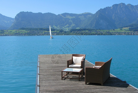 豪华浪漫的瑞士Thun湖的罗马风景广州图片
