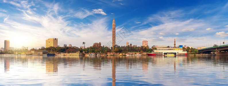 埃及开罗日落全景电视塔和尼罗河景埃及开全日落电视塔和尼罗河景城市的现代夏天图片