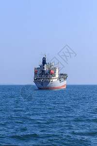行业重的航大型海上油轮罐船是设计用于运输原油以便向炼厂运输大量原的船只这些是专门为运输原油而设计的船只图片