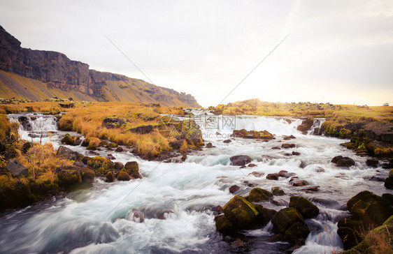 长距离水瀑照片欧洲冰岛西弗湾小瀑布的观察欧洲地标河绿色图片
