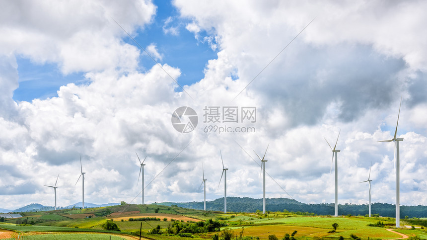 自然工业的变暖山丘和蓝天空的风车场白云是泰国Phetchabun省KhaoKhho的背景169个宽屏幕Landscape风车场图片