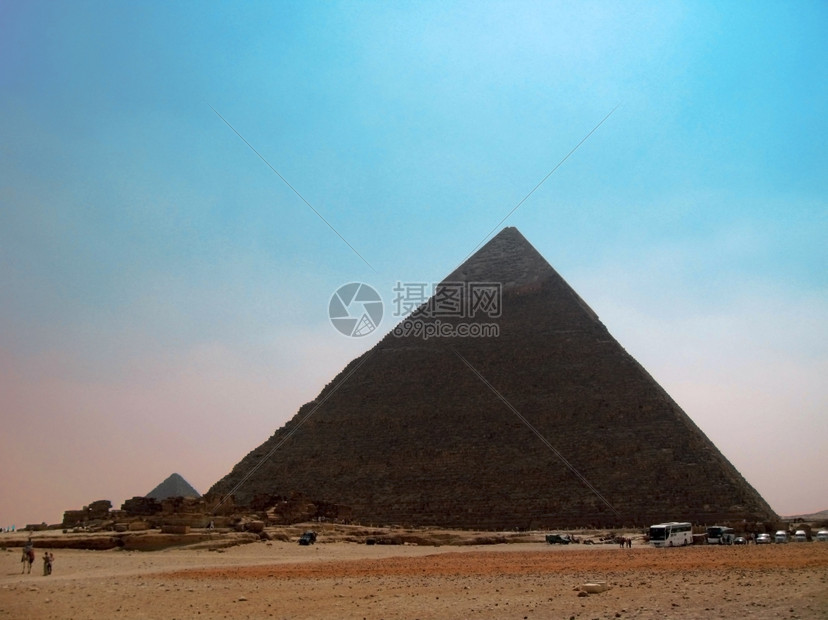 考古学山埃及沙漠的乔普和厨师金字塔图片