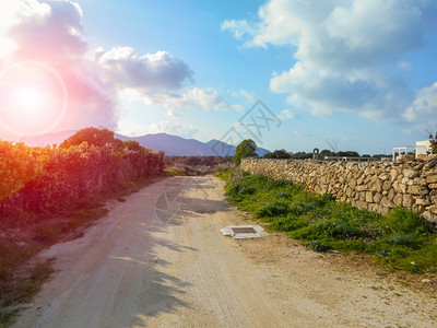 街道晴天西里法维尼亚纳岛农村公路建造图片