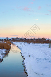 季节溪流俄罗斯荷兰冬季风景观日落天空彩色美丽白雪清新自然美貌背景荷兰冬季风图片