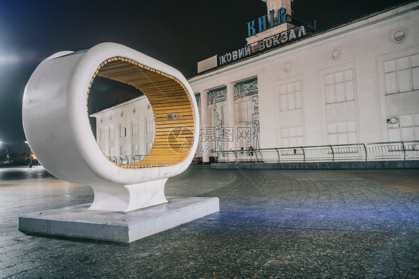空的历史草乌克兰基辅2018年月6日基辅艺术设计夜长席在邮政广场和河站按背景拍摄图片