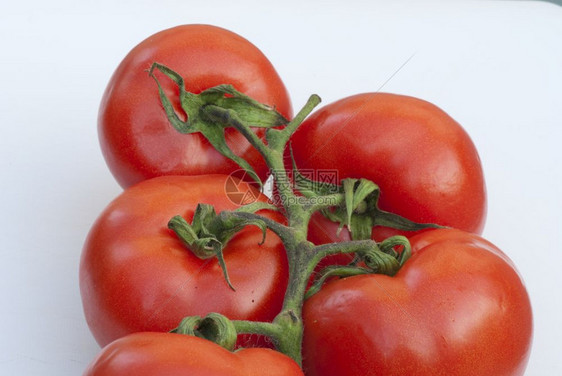 吃新鲜的番茄可以切开意大利营养食谱图片
