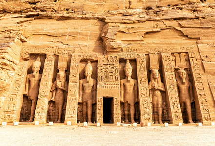 宽慰雕像地标阿布辛贝哈索尔和奈菲塔里小神殿埃及阿布辛贝埃及图片