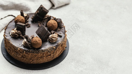 糖果刨冰美丽图片高角甜巧克力蛋糕带有复制空间美丽照片高角甜巧克力蛋糕带有复制空间面包店图片