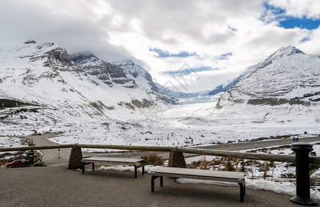 ColumbiaIcefield和加拿大艾伯塔州贾斯珀公园的Athabaasca冰川冬季视图碧玉冒险图片