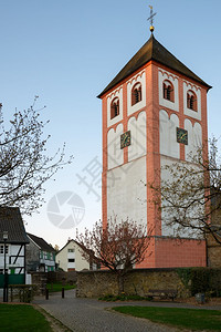 Odenthal村中心日出教区堂和旧建筑德国BergisschesLand文化暮旅游图片