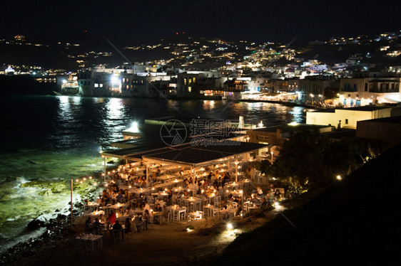 旅行晴天Mykonos著名的风力制造厂名人目地图片