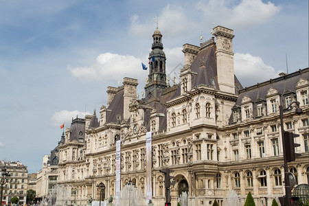 老的行政德维尔饭店或巴黎市政厅游客图片