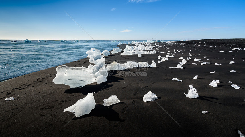 国民户外著名的Jokulsarlon海滩的冰山岛南部的一个大冰川湖图片