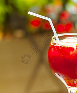 酒吧假期桑格里亚西班牙人饮酒红和水果图片