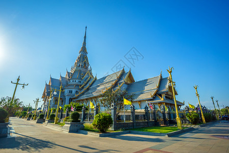 宝塔历史夏天WatSothonwarararam是历史中心的一个佛教寺庙是泰国Chachoengsao省的主要旅游景点之一的佛教图片