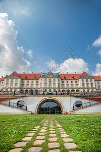 波兰华沙皇家城堡旧华沙的皇家堡和Kubicki街机库老的公园已恢复图片