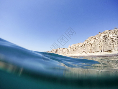 维哈达希腊圣托里尼水下Vlyhada海滩弗利哈达云图片