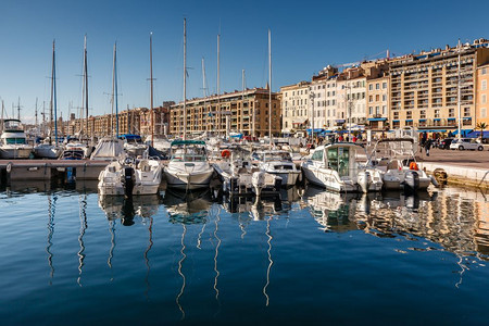人们城市的法国马赛201年月日在法国马赛旧港的船只日马赛是法国第二大城市仅次于巴黎人口为8530堤图片