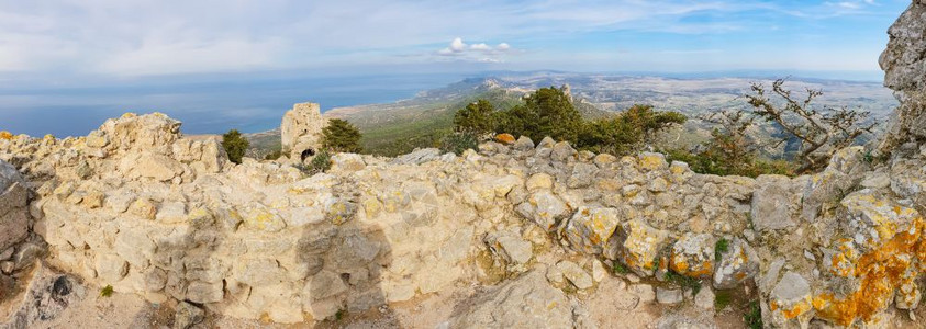 塞浦路斯坎塔拉2018年月27日塞浦路斯阿莫霍托区三座Pentadaktylos山脉城堡最东端的坎塔拉城堡全景结构体绿色据点图片