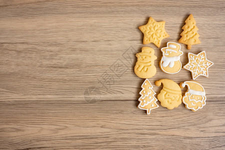烘烤的松树圣诞快乐自制饼干在木桌背景Xmas派对节假日和新年快乐概念庆典图片
