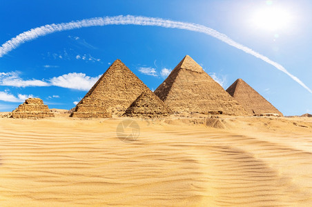 雕塑埃及沙漠中的吉萨大金字塔法老旅行图片