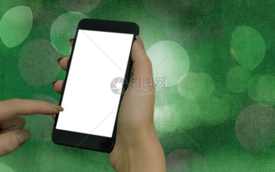 白色的以屏幕显示空间用于在色彩博keh背景下进行嘲笑的现代工具在有色博克背景下对智能手机笔记设备进行近距离接视图时使用白色开放屏图片