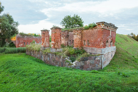 历史的建筑学Daugavpils市拉脱维亚旧城堡和红砖废墟文化图片