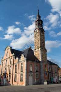 比利时圣特赖登历史中心城市大厅19年教科文组织将一座17世纪的塔楼划为界遗产址该大楼位于比利时圣特赖顿市历史中心圣特雷登旅行人们图片
