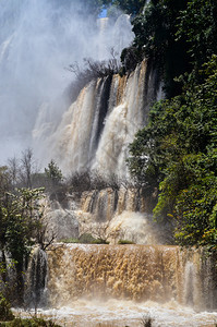 泰国Umphang野生动物保护区UmphangThiLoSu瀑布场景旅行罗图片