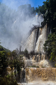 劳景观结石泰国Umphang野生动物保护区UmphangThiLoSu瀑布图片
