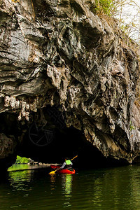 夏天边缘环绕着绿红树林ThaleBan公园泰南部探索旅游概念环绕的深海礁湖在峡岛屿上进行交接泻湖图片