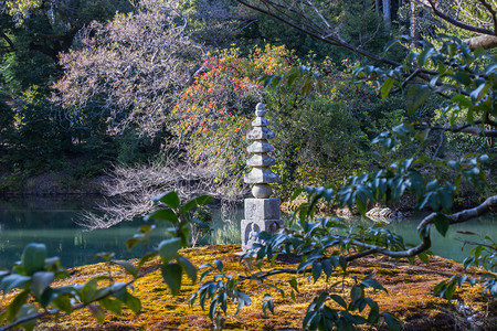 遗产雕刻中的石珠芽在日本京都金阁寺的花园里宗教美丽的图片