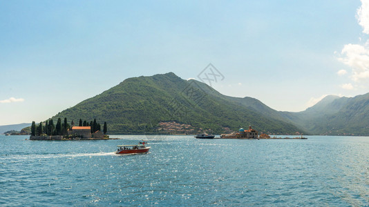黑山科托尔湾的两个岛屿在阳光明媚的暑夏日科托尔湾的两个岛屿太阳码头文化图片