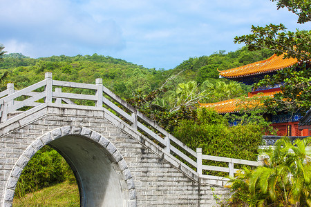 东夏天菜园和装饰建筑宗教图片