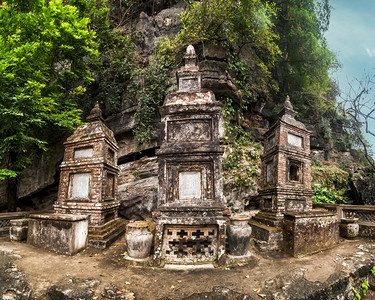 古老的佛教寺庙洞穴越南旅行目的地BichDongNinhBinh大教堂建造图片