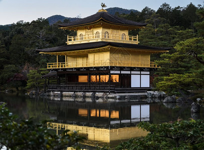 旅行目的地日本京都九寺金殿美丽的宝馆日本京都绿色图片