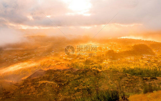 巴杜尔异国情调淋浴印度尼西亚巴图尔火山顶端的美丽景色图片