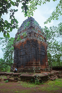 丛林泰国科克古老的城堡有树覆盖这是过去的领土KohKer一个古老的城堡寺庙图片