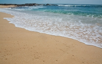 海边沙滩海浪风景图片