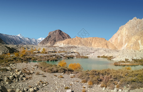 巴基斯坦Hunza谷GilgitBaltistan的PasuGojalKarakoram山脉中Batura冰川湖的景观吉尔特环境图片