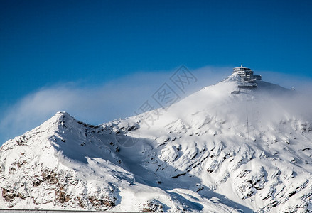 冬季雪山风光图片