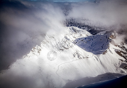 冬季雪山风光图片