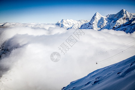 冬季雪山风光图片