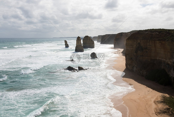 澳大利亚维多州坎贝尔港公园大洋路旁的十二个使徒12者沿海巨石峡图片